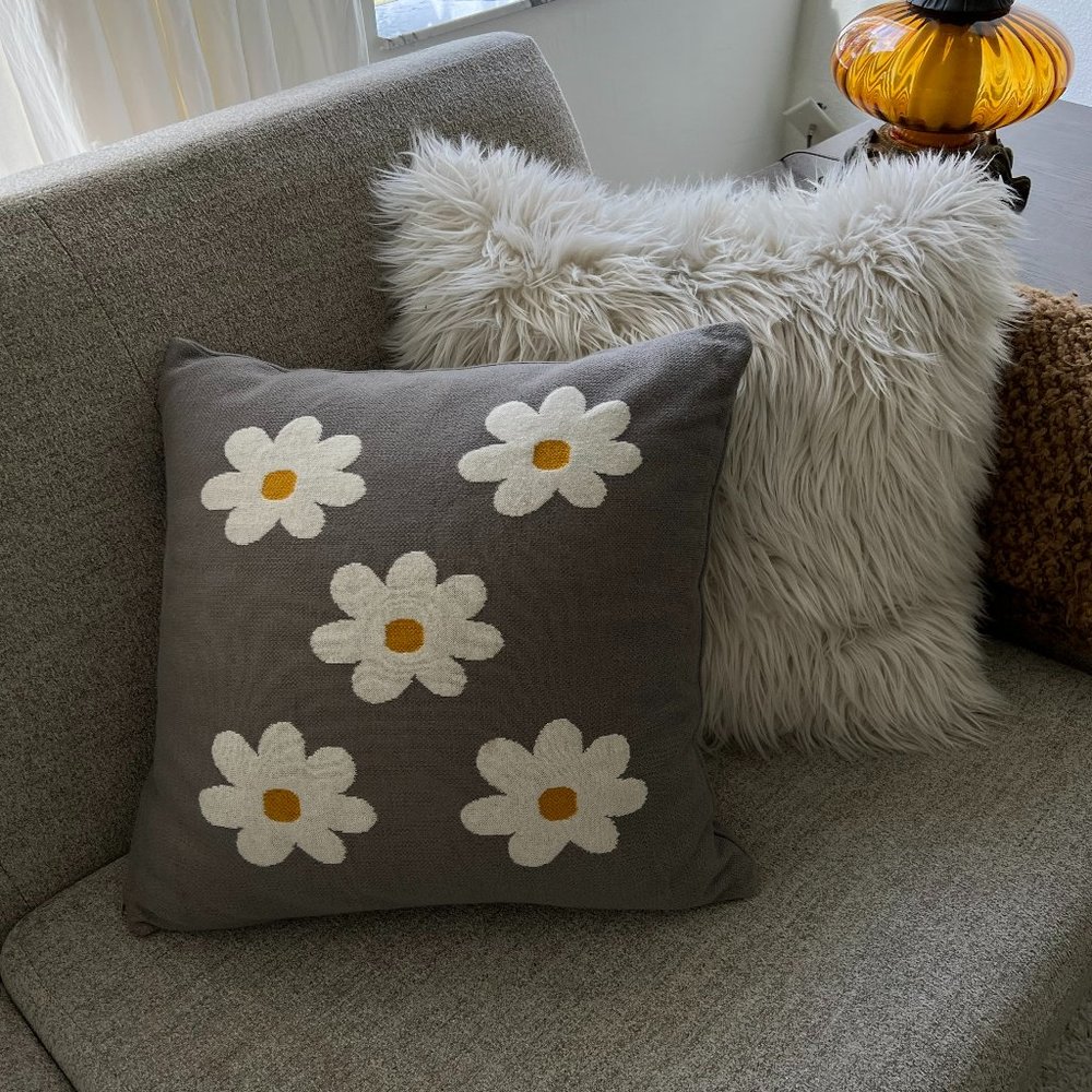 White Daisy on Gray 20" x 20" Floral Pillow Cover Made in India NEW